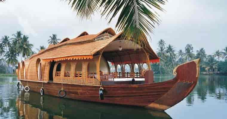 Alleppey housbot stay